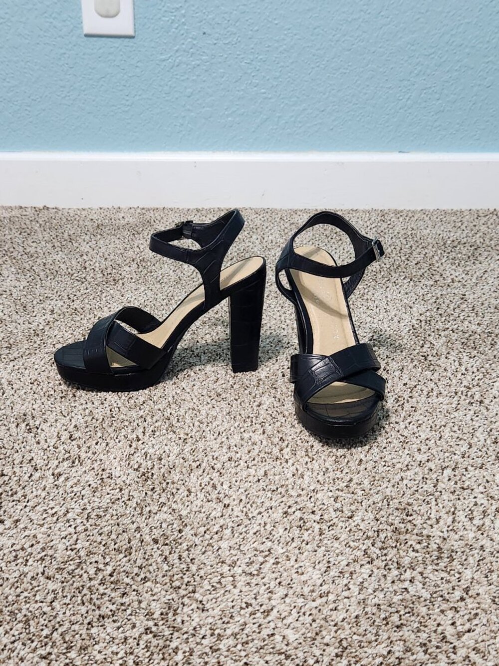 Chinese Laundry Black Croc Platform Heel Sandals Ankle Strap Sz 8.5 - Picture 1 of 15